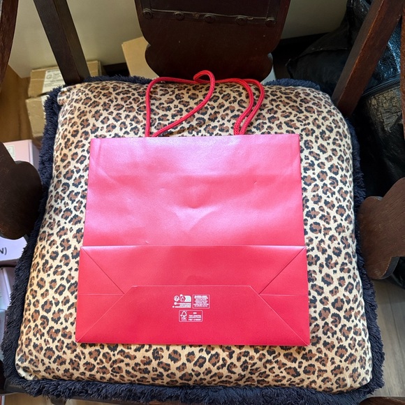 Giorgio Armani Special Edition Gift Box & Shopping Bag. - Picture 4 of 9